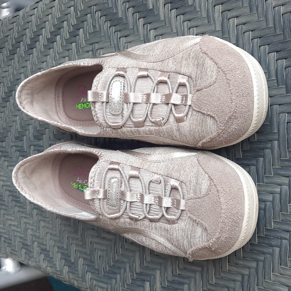 Skechers